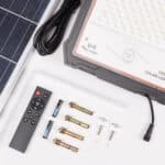 Proyector LED Solar 200W 2257Lm Sensor_Control Remoto Panel:5V 45W Batería: 3,3V 45.000Ma [LUM-MJ-DW904]