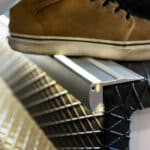 Perf&iacute;l Iluminaci&oacute;n Escaleras - Gomas Antideslizantes - Difusor Opal x 1M - Imagen 3