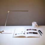 Lámpara de Mesa LED con Cargador Teléfono Inalámbrico 6W 420Lm CCT Regulable