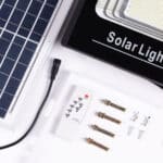 Proyector LED Solar 150W 4000K Panel: 6V/15W Batería: 3,2V/10000MaH Control Remoto [HO-SOLARFL-150W-01-W]