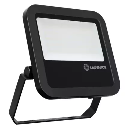 Proyector LED Ledvance, foco de 65 W, 7150 lm, 3000 K, 100 x 100&ordm;, IP65